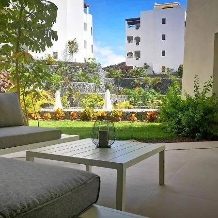 Brand New Surrounded By Tropical Gardens! بالم مار
